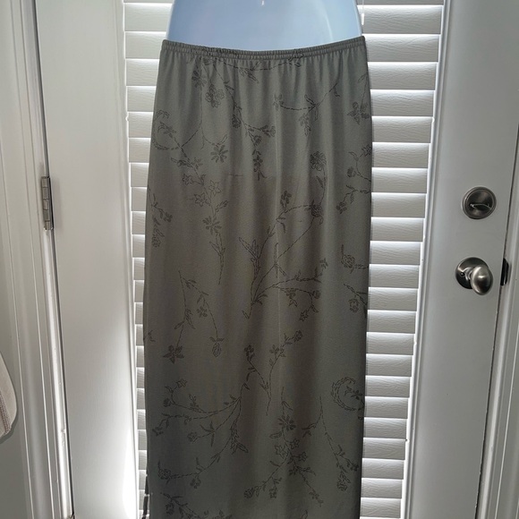 Y2K Vintage Norton McNaughton Olive Green Floral Maxi Skirt - Picture 5 of 8